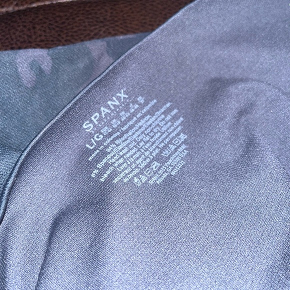 SPANX Seamless Camo Leggings - size Lg - Picture 4 of 5